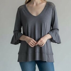 Wrap London Linen Top size 2 Small Gray‎ Crochet Ruffle Sleeve V Neck Oversized